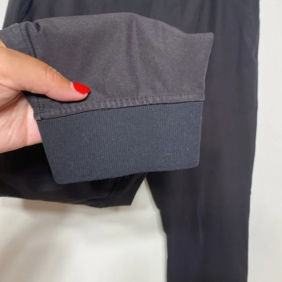 Lululemon Men’s Jogger Size Large in Black - Picture 5 of 16